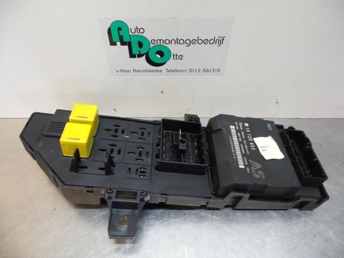 Zekeringkast van een Opel Vectra (Vectra C 02-), Gebruikt, -, -, Opel