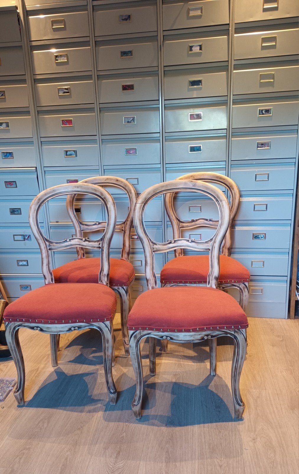 Lot de 4 Chaises Louis-Philippe Rénovées Terracotta - Atelie, Enlèvement ou Envoi, Autres couleurs, Comme neuf, Bois