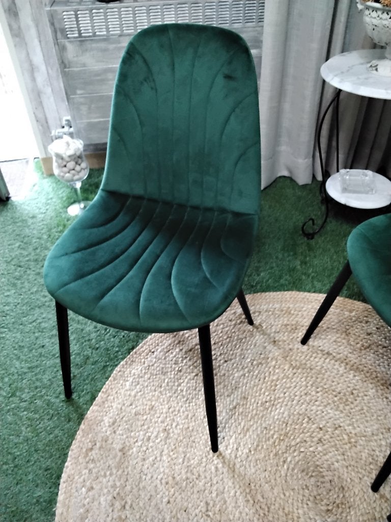 Chaise en velours verte pieds en métal très  résistant, Maison & Meubles, Autres couleurs, Comme neuf, Quatre, Tissus