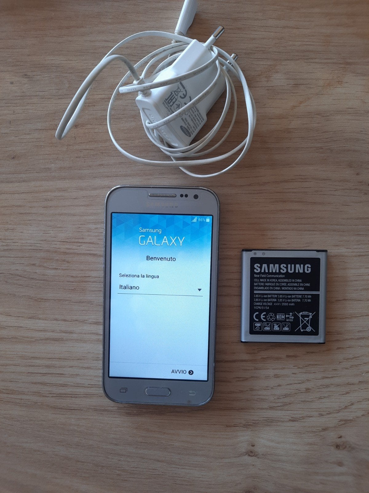 Samsung sm-g361f met lader en extra accu., Gebruikt, Touchscreen, 3 tot 6 megapixel, Ophalen of Verzenden