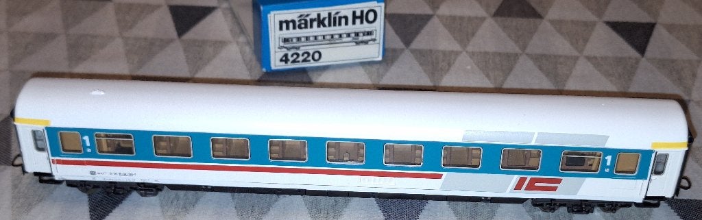 Märklin HO set van 4 IC wagons van de DB, Hobby en Vrije tijd, Ophalen of Verzenden, Zo goed als nieuw, Treinset, Märklin
