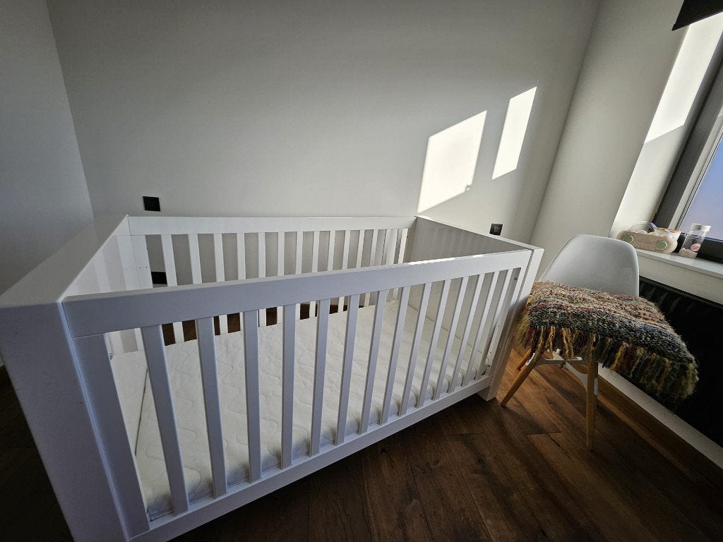 Babybedje 140 x 70, Kinderen en Baby's, Ophalen, Zo goed als nieuw, Ledikant