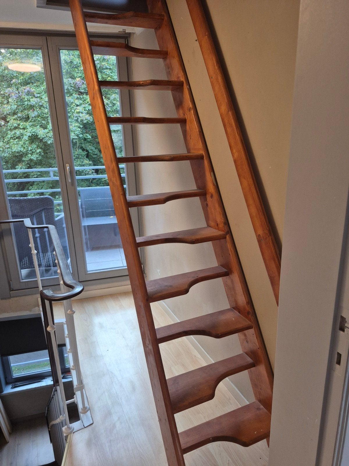 Plaatsbesparende trap, Enlèvement, Escalier