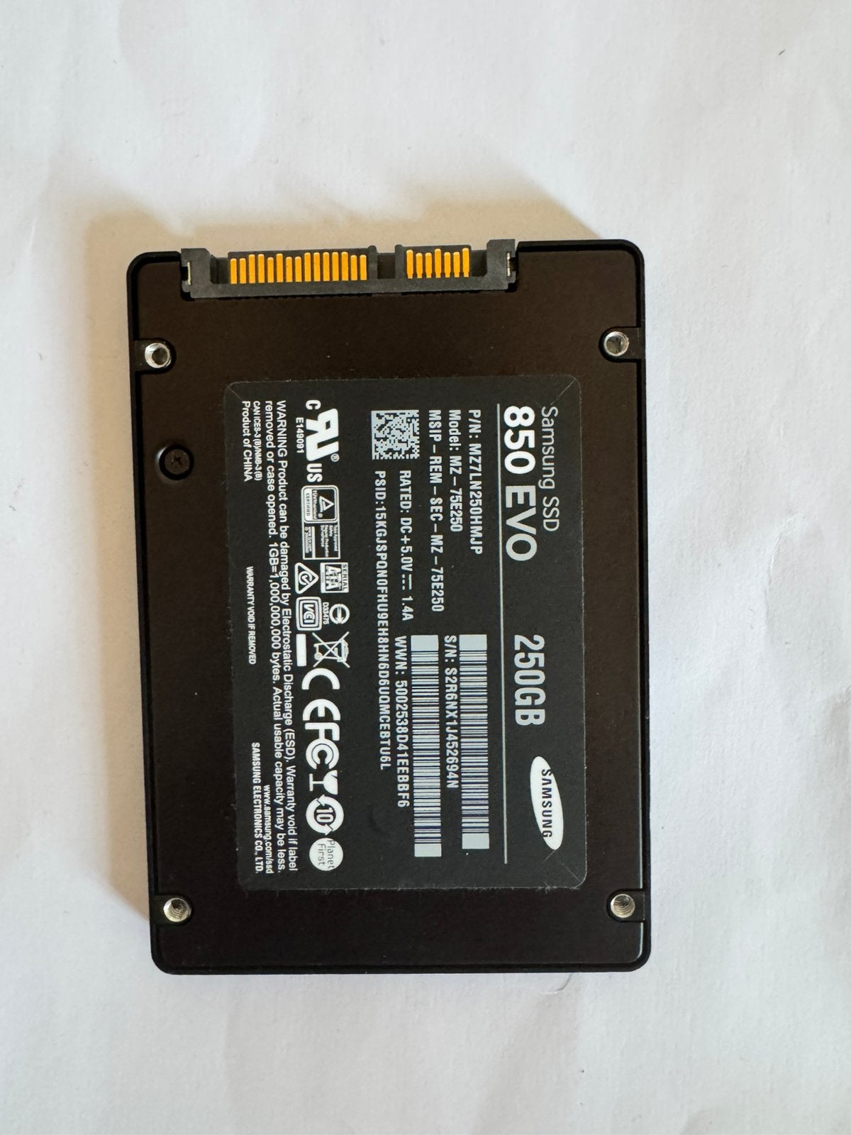 SSD 250 GB, Computers en Software, Harde schijven, Ophalen, Zo goed als nieuw, SATA, SSD