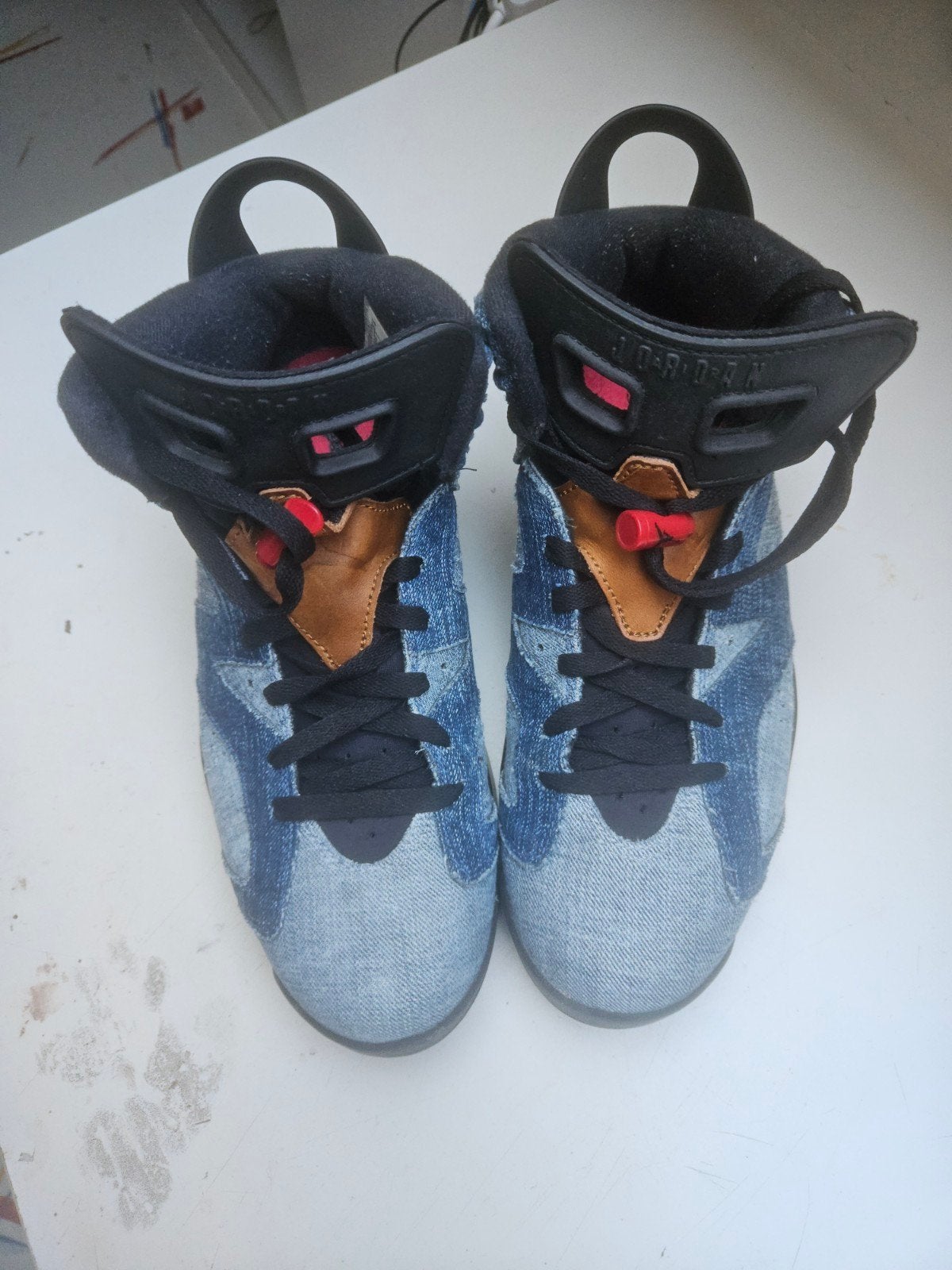 jordan 6 retro delavé, Enlèvement