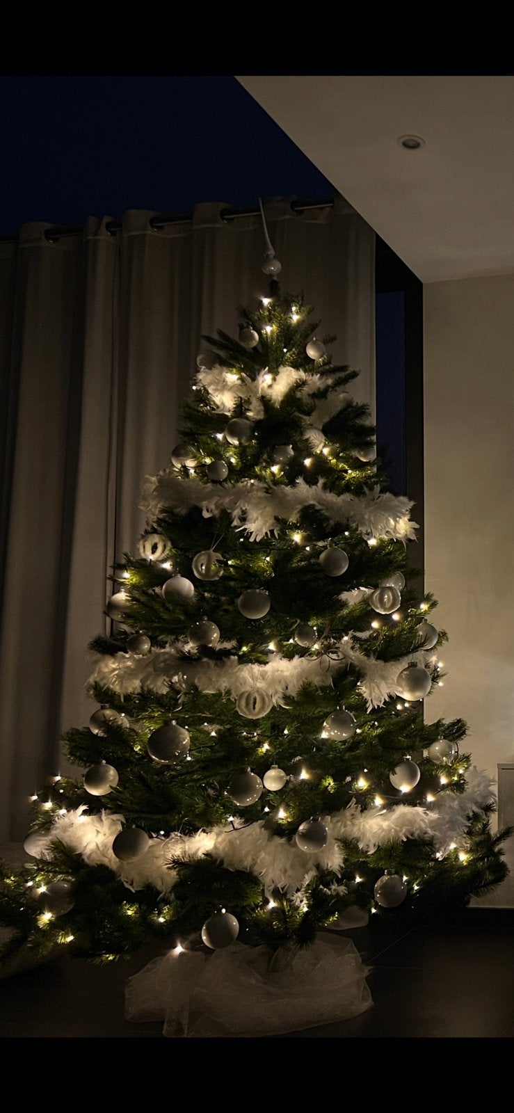 Sapin artificiel 2,40 m, Enlèvement, Comme neuf