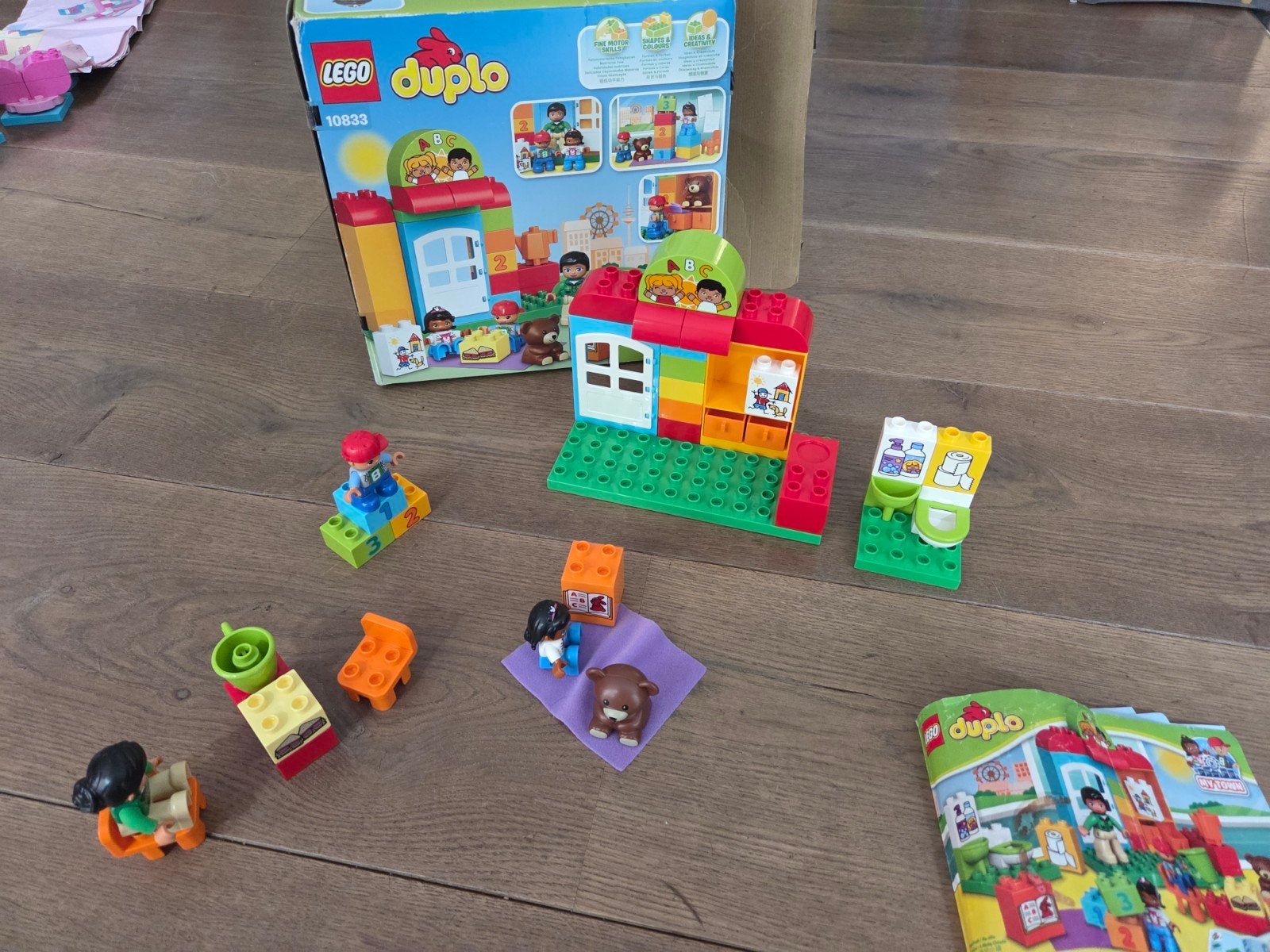 Lego duplo kleuterklas 10833, Ophalen of Verzenden, Compleet, Duplo