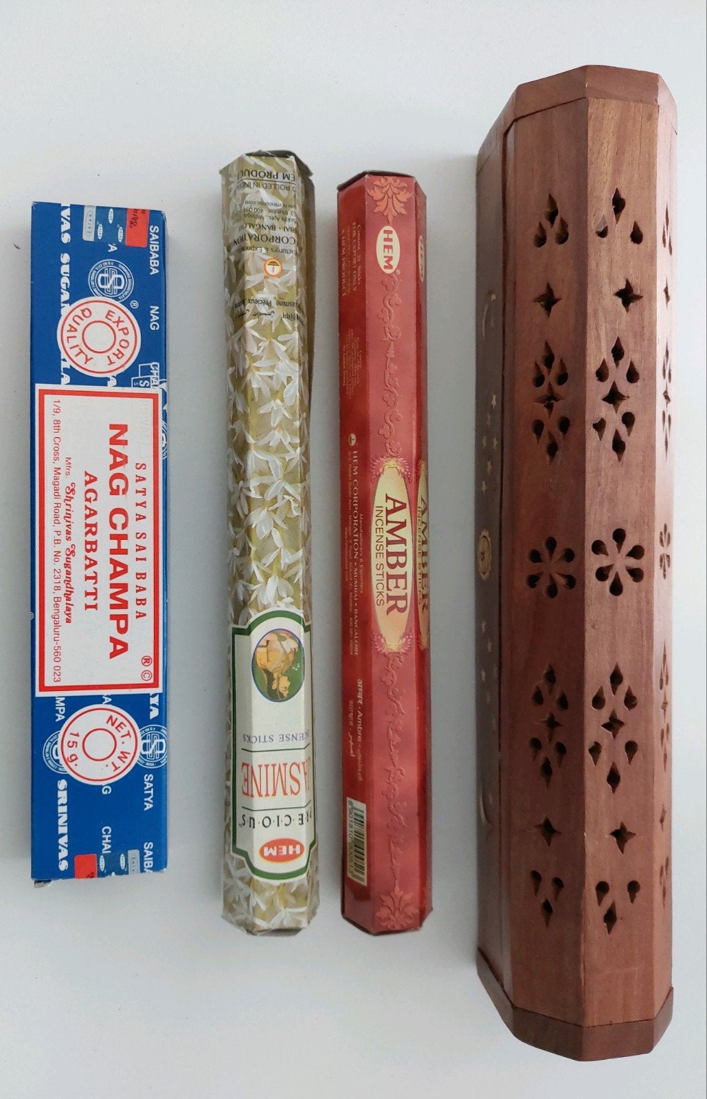 WIERROOK KISTJE + GEURSTICKS, Huis en Inrichting, Woonaccessoires | Kandelaars en Kaarsen, Ophalen of Verzenden