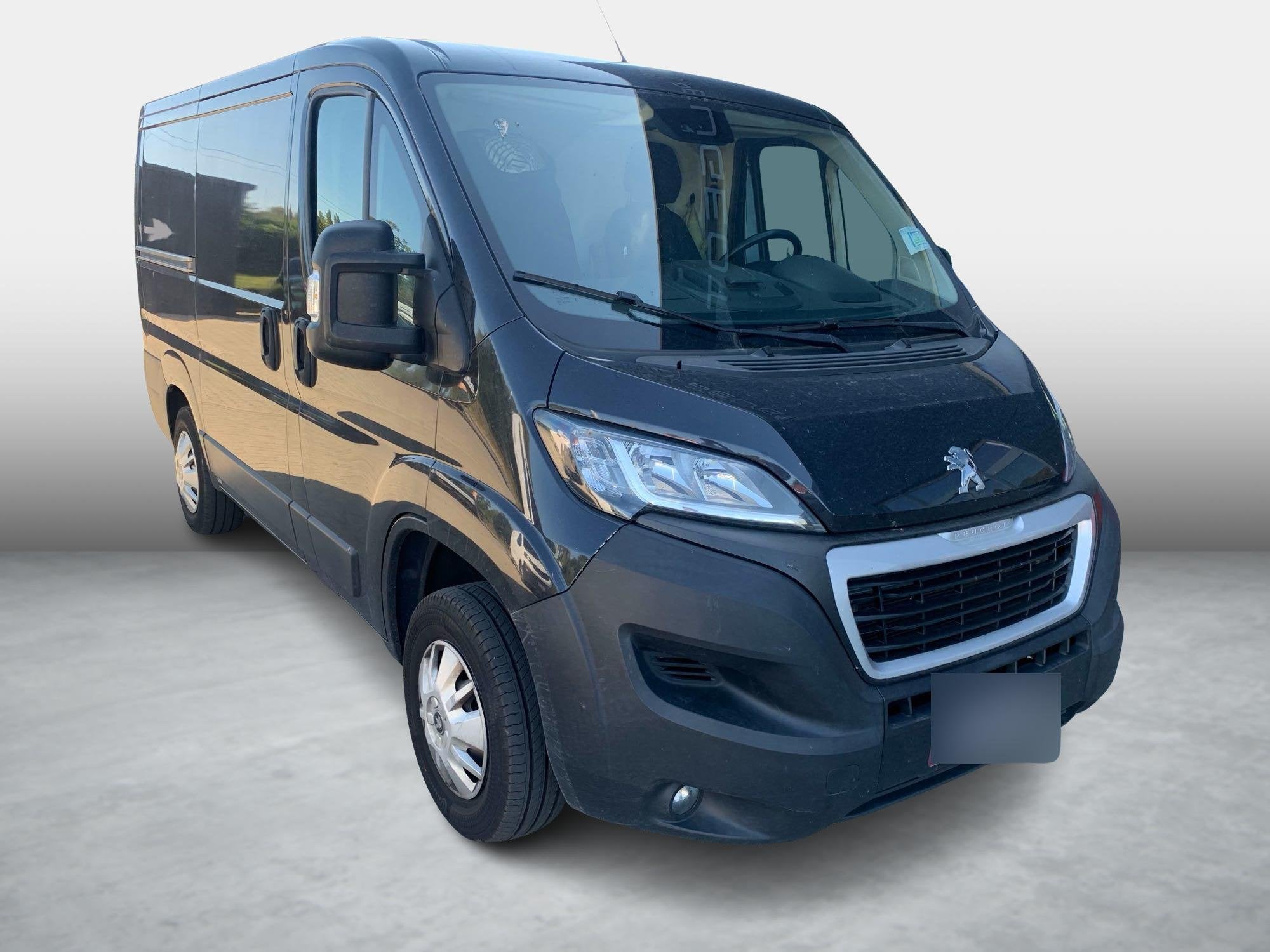 Peugeot Boxer 2.2 BlueHDi S&S 140 Premium 335 L2H1, Argent ou Gris, 4 portes, Entreprise, 3 places