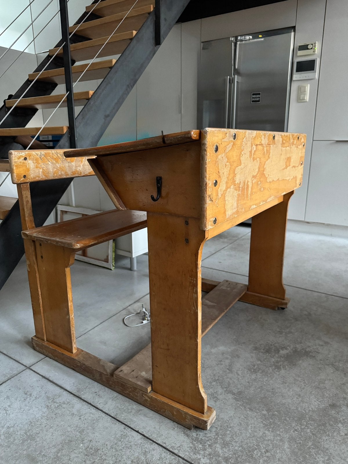 Vintage houten schoolbank/ lessenaar, Antiek en Kunst, Curiosa en Brocante, Ophalen