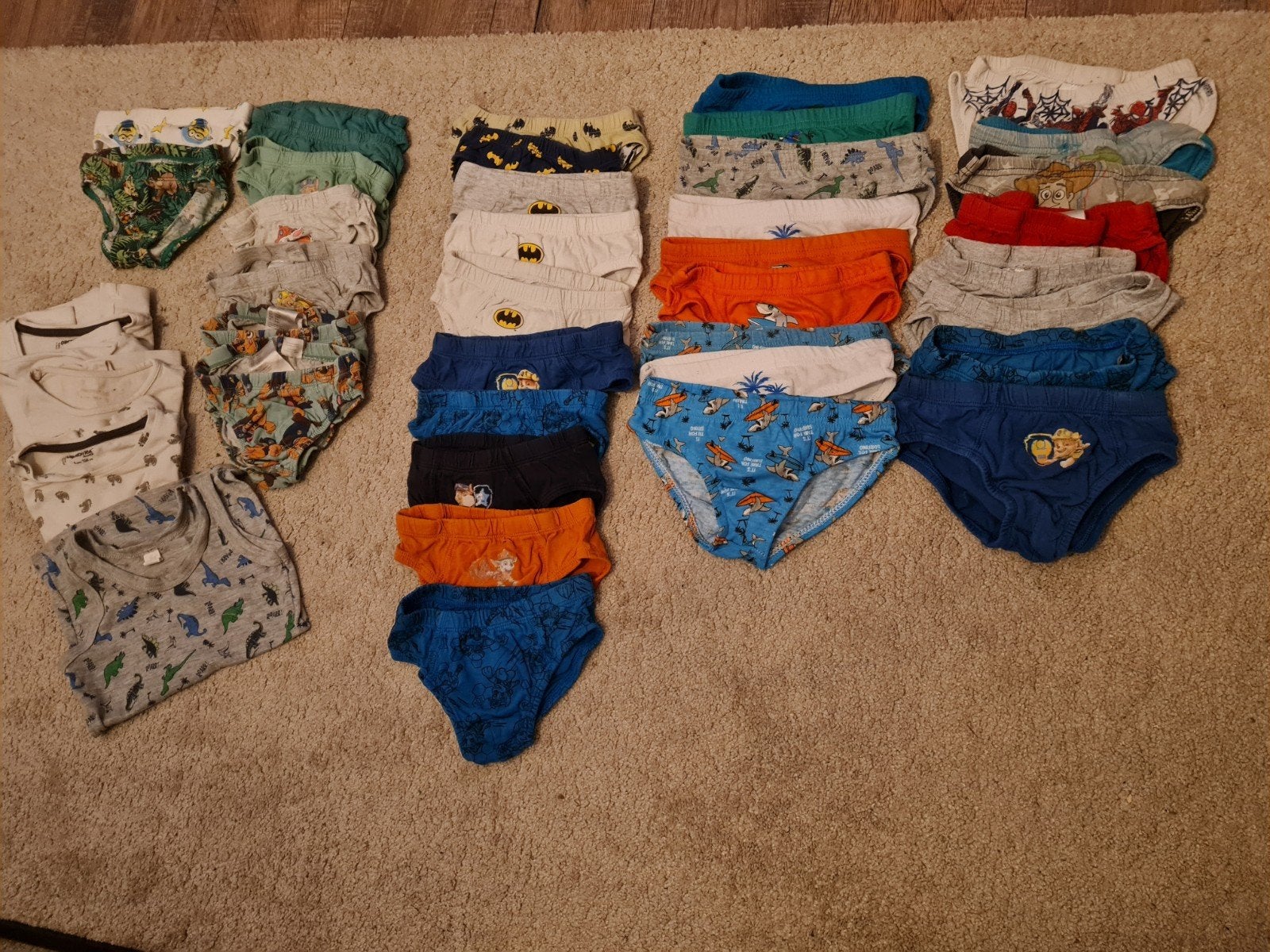 Lot de 50 sous-vêtements garçon 2-4 ans, Hobby & Loisirs créatifs, Patches vêtements & Hotfix, Enlèvement