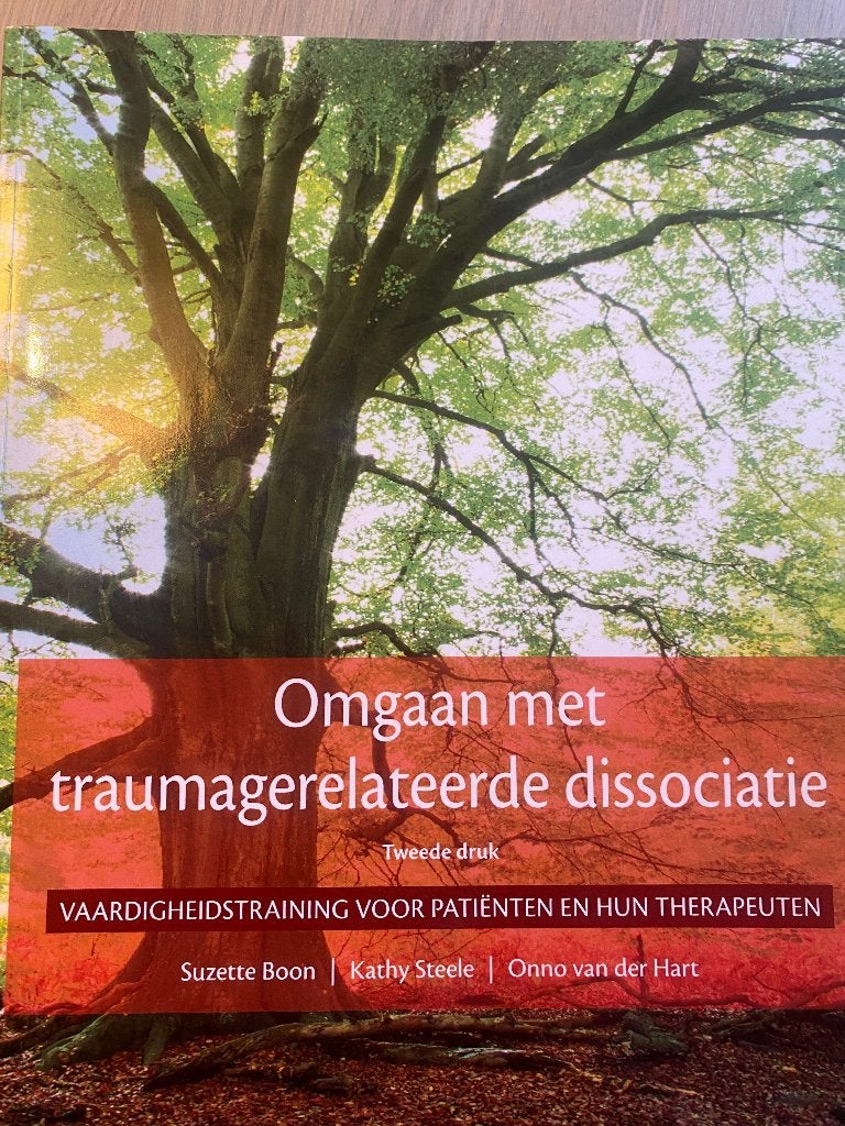 Omgaan met traumagerelateerde dissociatie, Boeken, Klinische psychologie, Ophalen of Verzenden, Zo goed als nieuw, Suzette Boon Kathy Steele Onno van der Hart