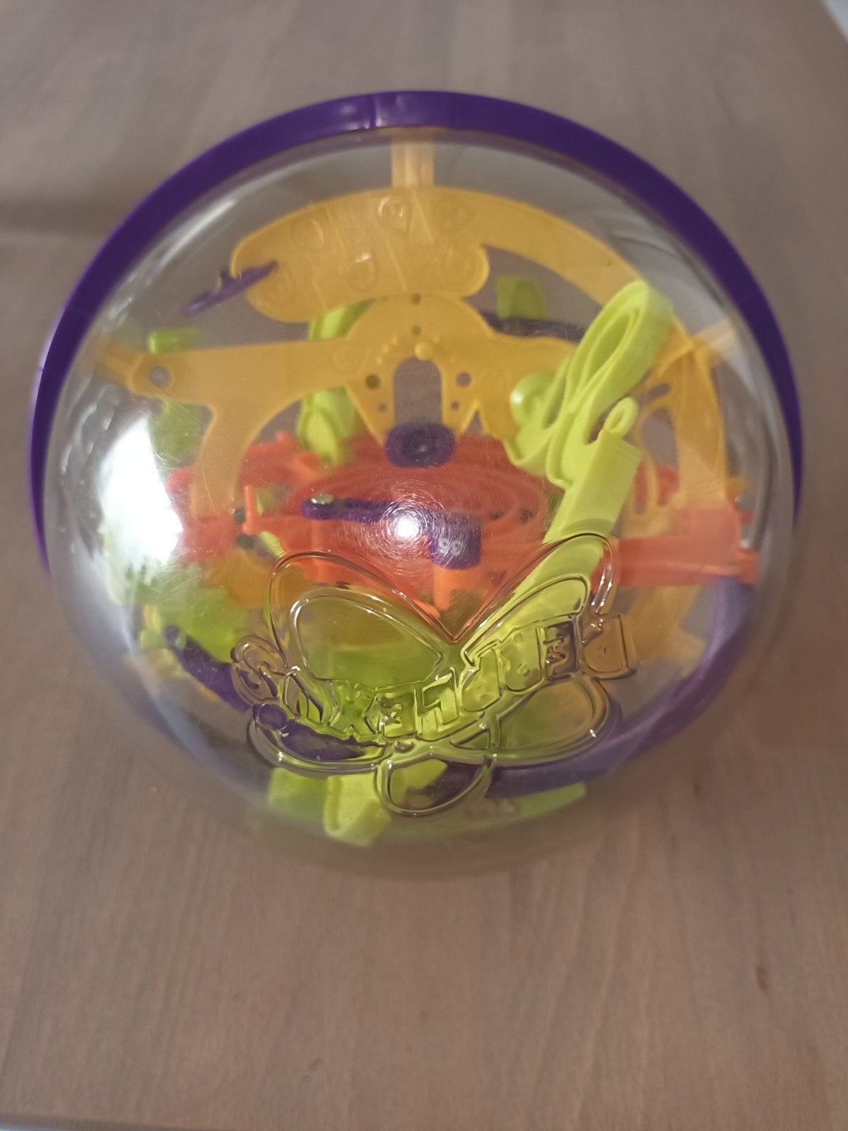Doolhofspel in bal 3D perplexus, Enlèvement
