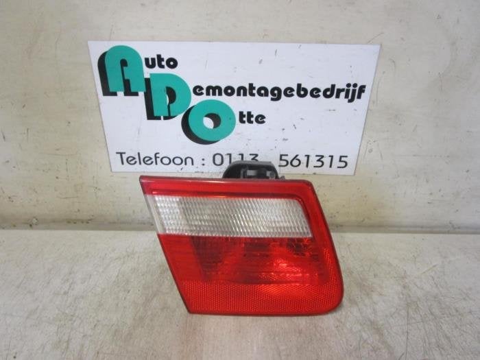 Feu arrière gauche d'un BMW 3-Serie (3-Serie 98-), -, 3 mois de garantie, Utilisé, -
