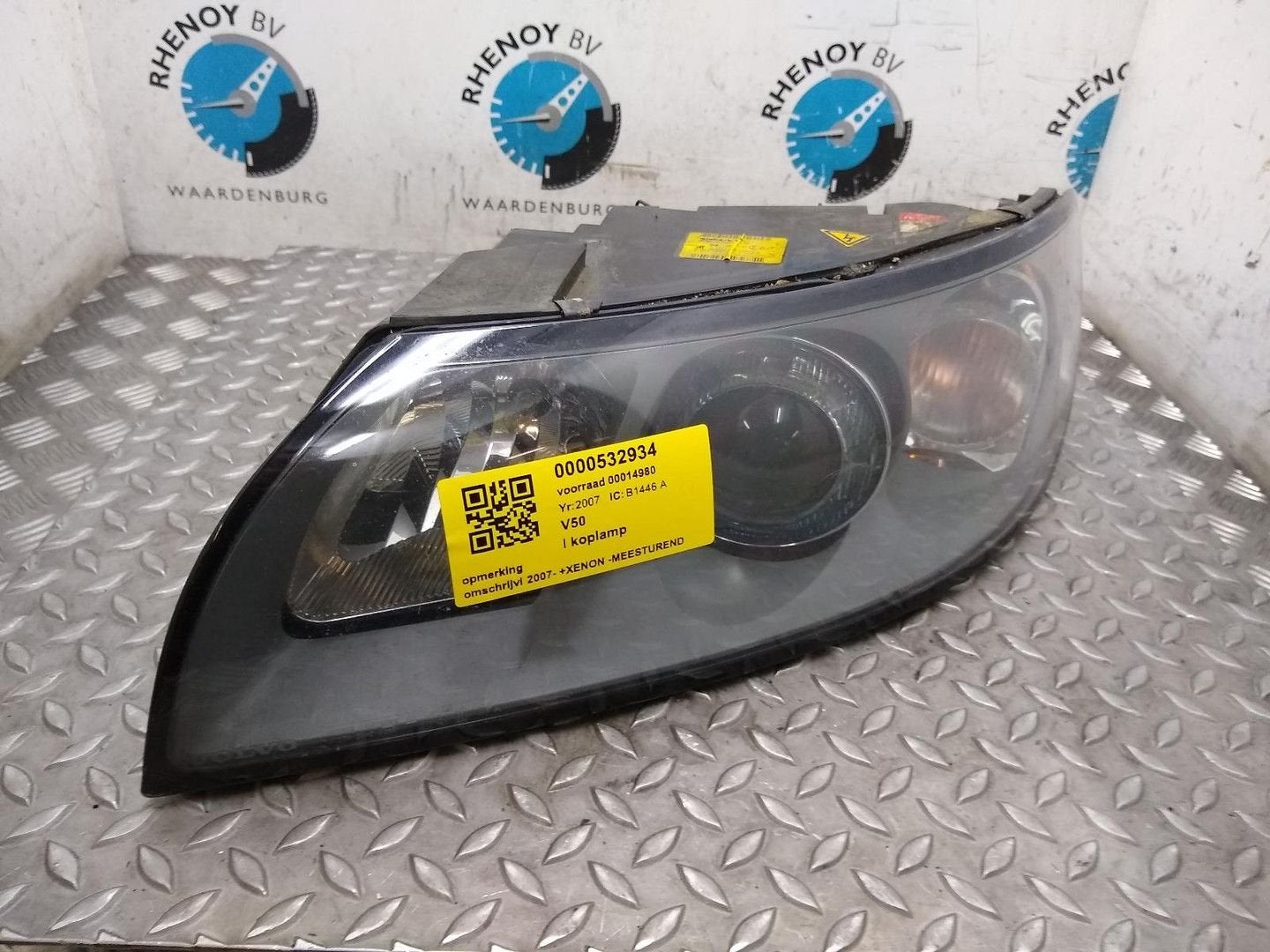 VOLVO V50 2.4 D5 Summum KOPLAMP L 30698889 2007, Ophalen of Verzenden, Gebruikt, ARN erkend