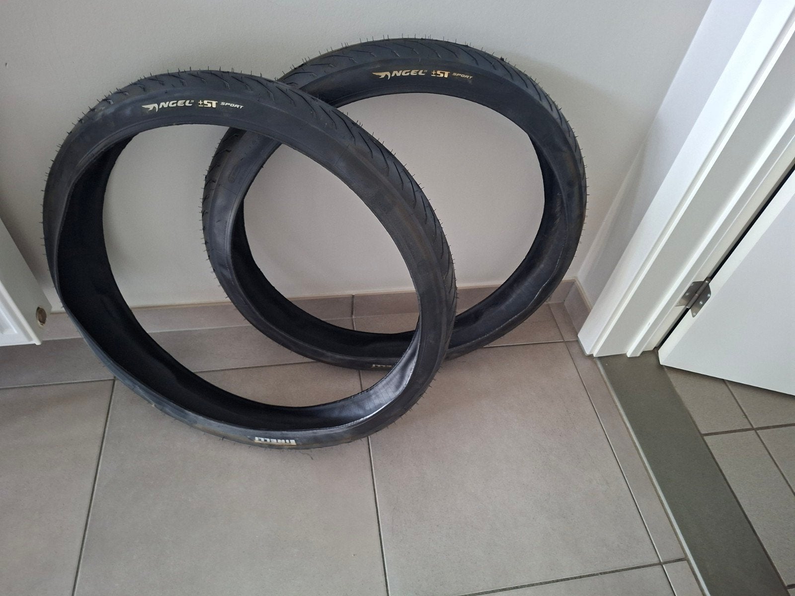 2 xPirelli angel st sport, Ophalen, Stromer