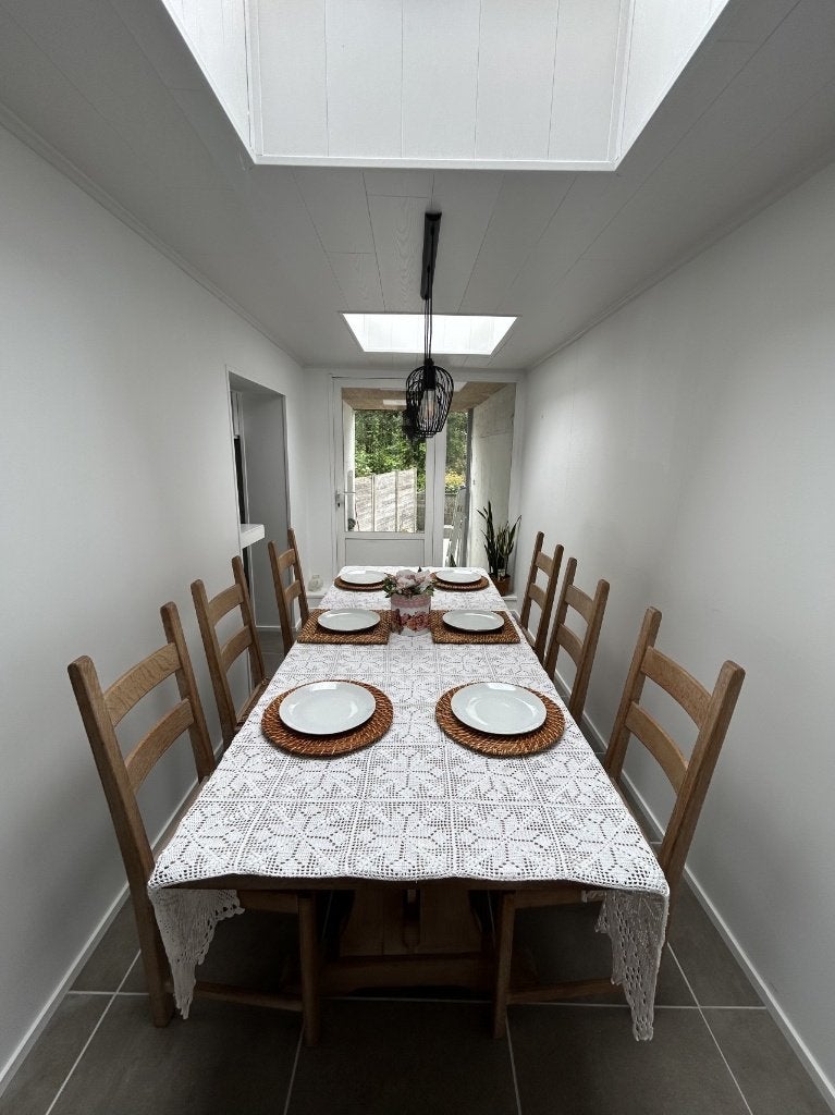 Massief eiken eettafel met 6 stoelen – landelijke stijl, Huis en Inrichting, Ophalen, Gebruikt, Eikenhout, Landelijk