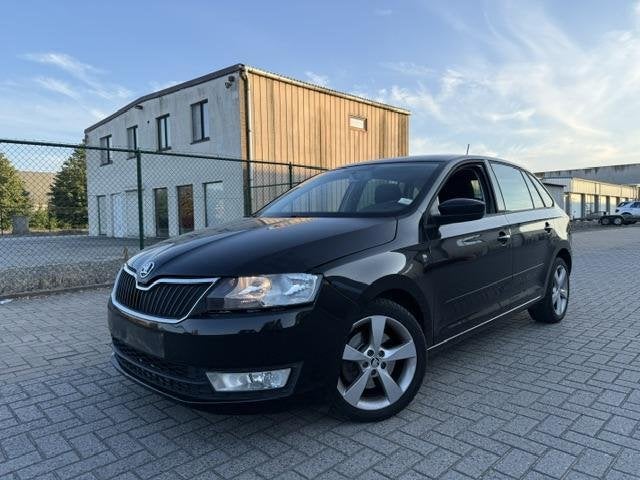 Skoda Rapid 1.6 TDI Navi Stoelverwarming ONLY EXPORT, Autos, Skoda, Achat, 90 ch, Entreprise, 1165 kg