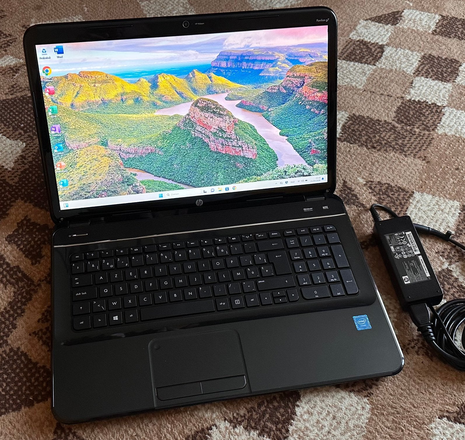 Mooie 17.3”Hp/Intel dual core/8gb ram/128gb ssd/Win 11/Offic, Ophalen, Zo goed als nieuw