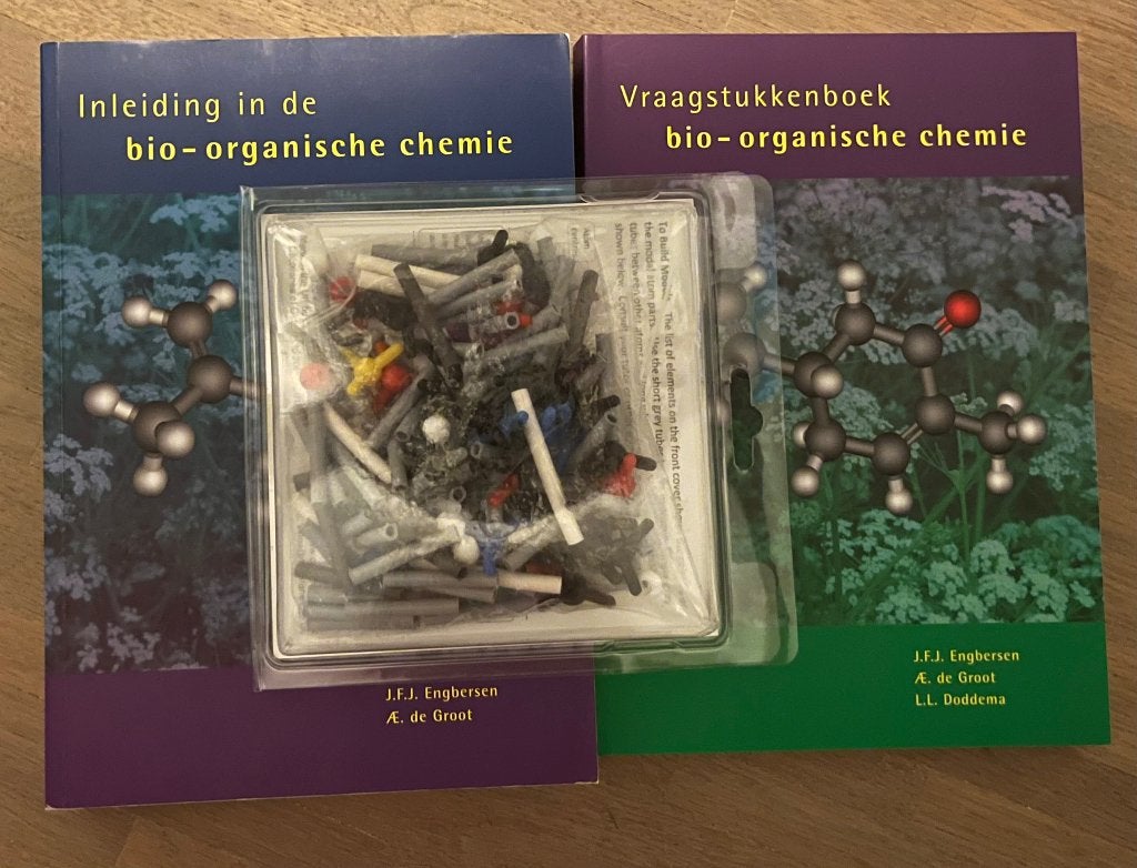 Handboeken + molecuul-bouwdoos 1ste bachelor diergeneeskunde, Ophalen, Zo goed als nieuw, Hoger Onderwijs