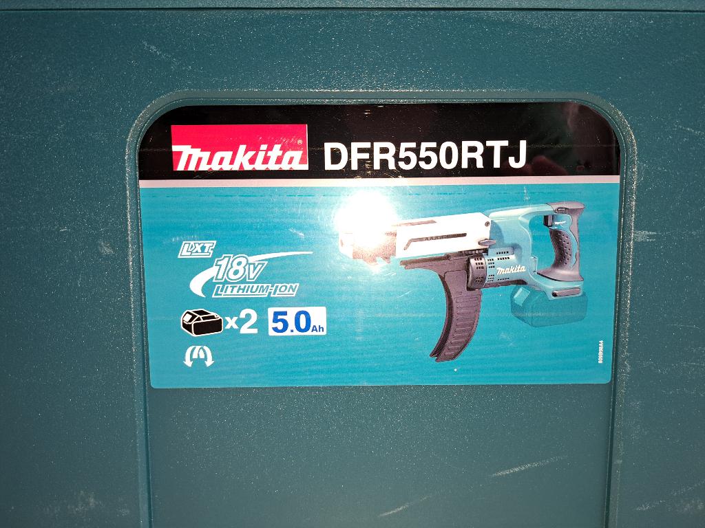 Visseuse à ruban Makita DFR 550 RTJ, Enlèvement, Neuf