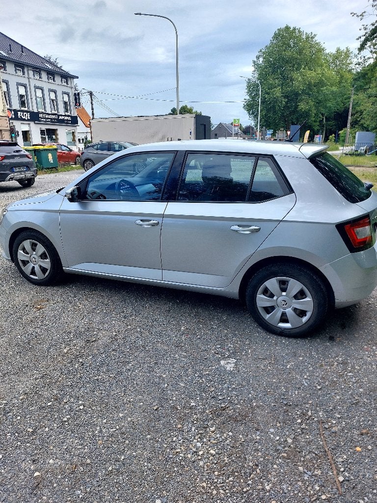 VOITURE A VENDRE, Autos, Argent ou Gris, Achat, Euro 6, Boîte manuelle