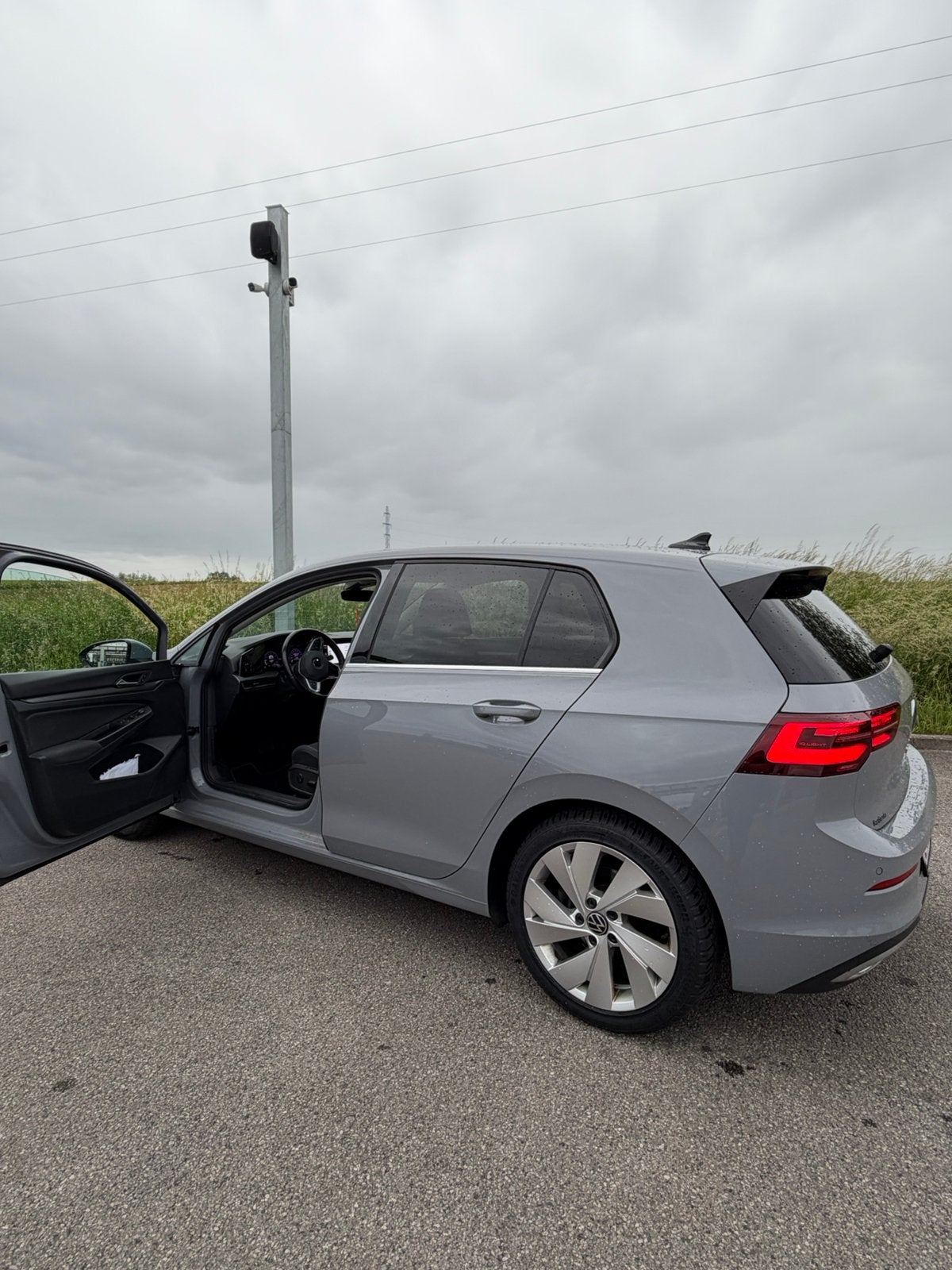 Volkswagen Golf 1.5 eTSI 1ST Edition, Autos, Alarme, Argent ou Gris, Achat, 110 kW