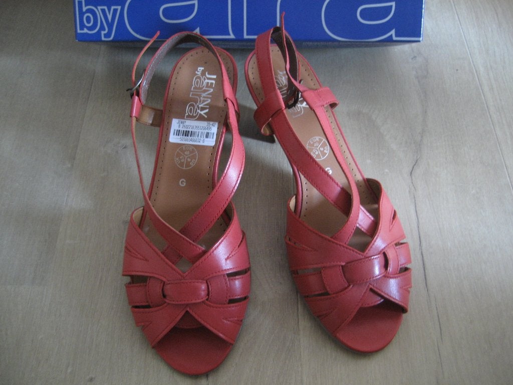 [Nieuw!] Sandaal met kleine hak 'Jenny Ara' (maat 40), Nieuw, Rood, Sandalen of Muiltjes, Ophalen of Verzenden