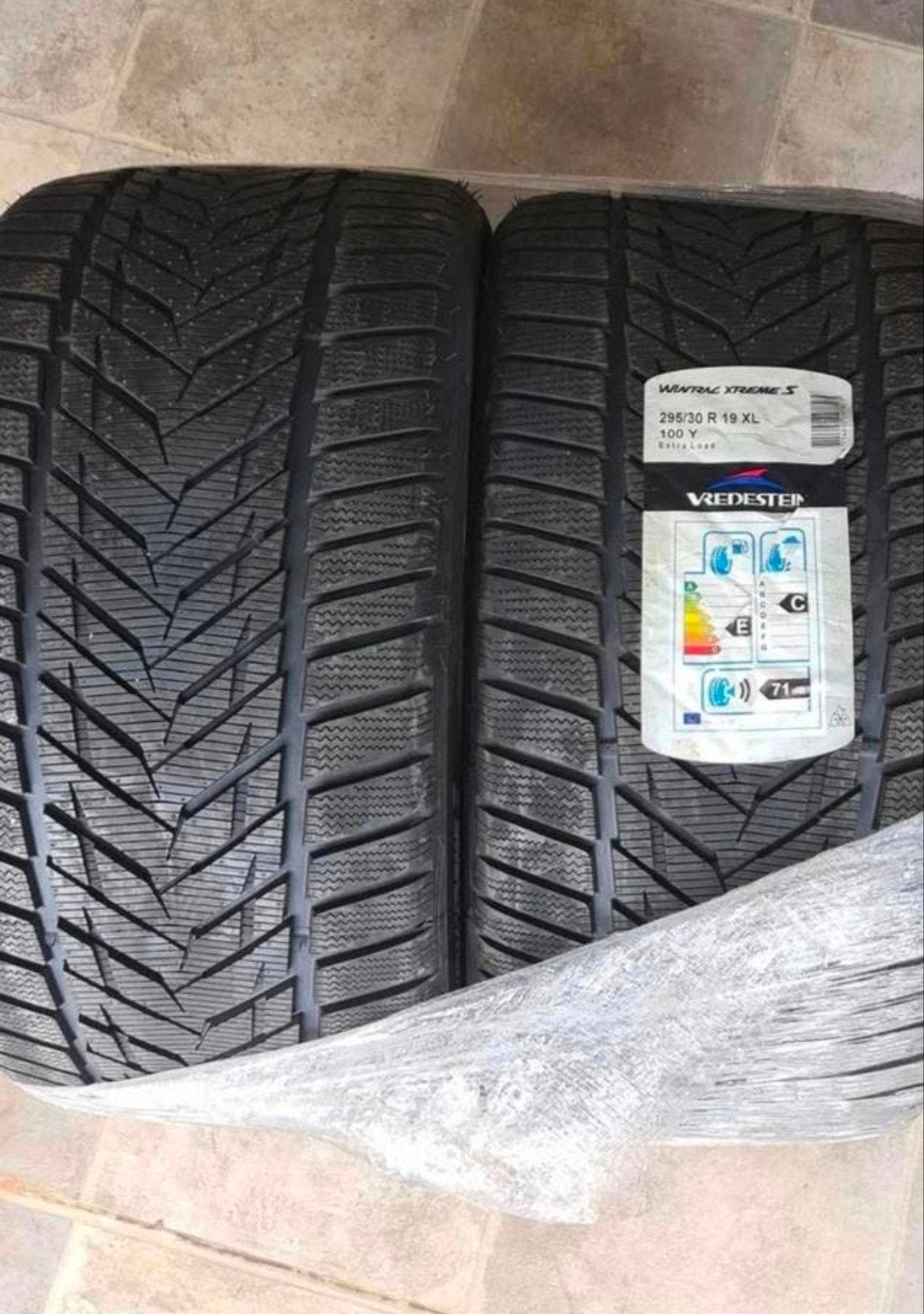 2 pneus hiver 295 30 19 VREDESTEIN WINTRAC XTREME, Autos : Pièces & Accessoires, Neuf, Pneus hiver, 295 mm, Véhicule de tourisme