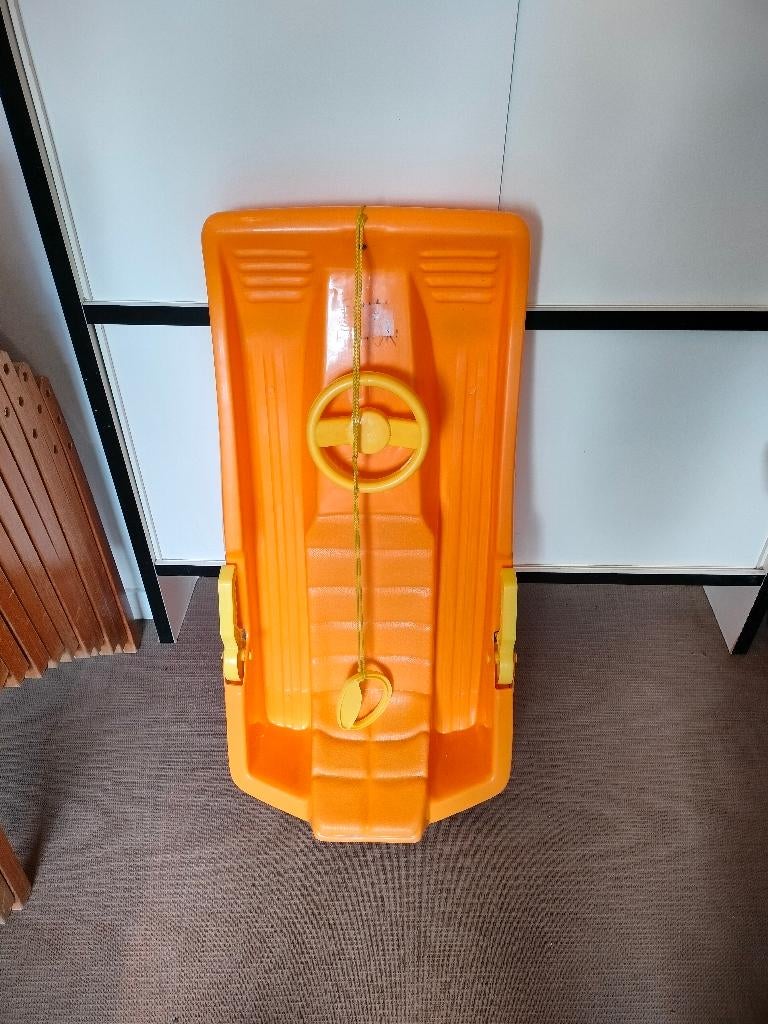 slee in kunststof, Ophalen, Rugleuning, Zo goed als nieuw, Kunststof
