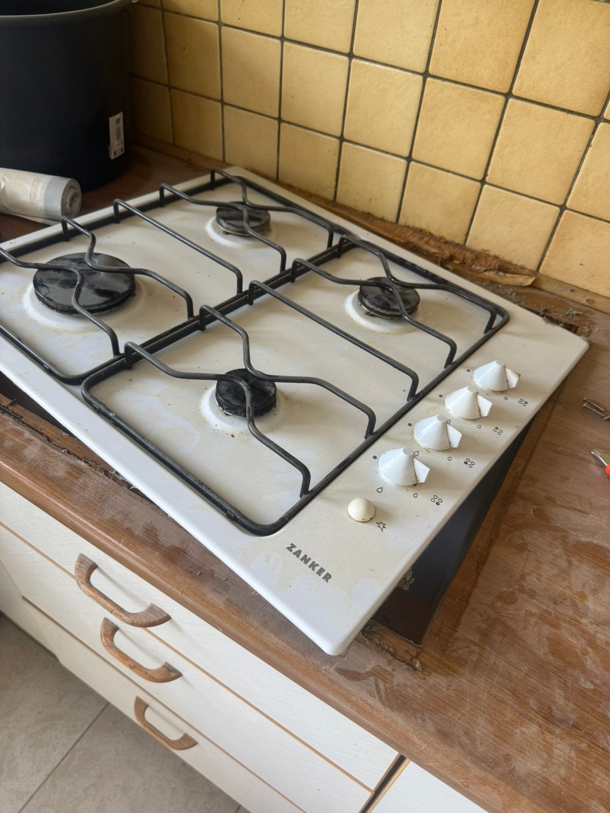 Cuisinière à gaz Zanker 4p (à emporter), Enlèvement, Comme neuf