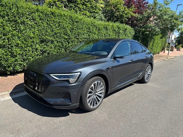 Audi e-Tron 55 Sportback Édition Limitée, Autos, Cuir, Argent ou Gris, Achat, Phares entièrement LED