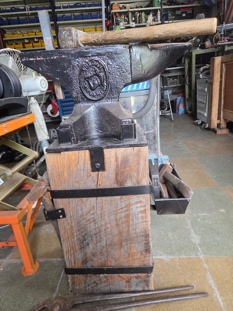 aambeeld 50kg, Ophalen