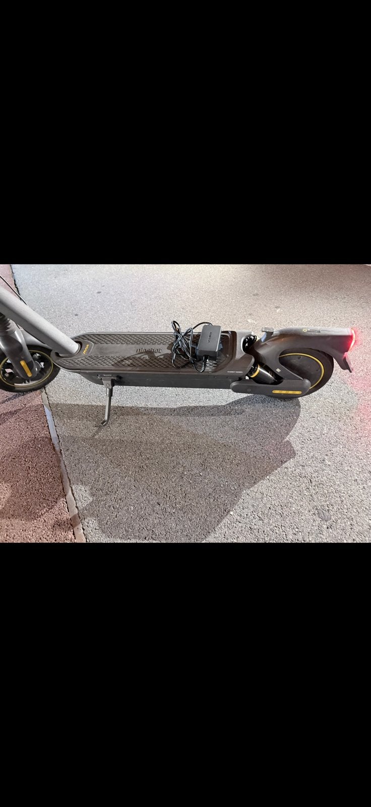 Ninebot Max G2 — 1500 km seulement !, Vélos & Vélomoteurs, Enlèvement, Comme neuf, Step électrique (E-scooter)