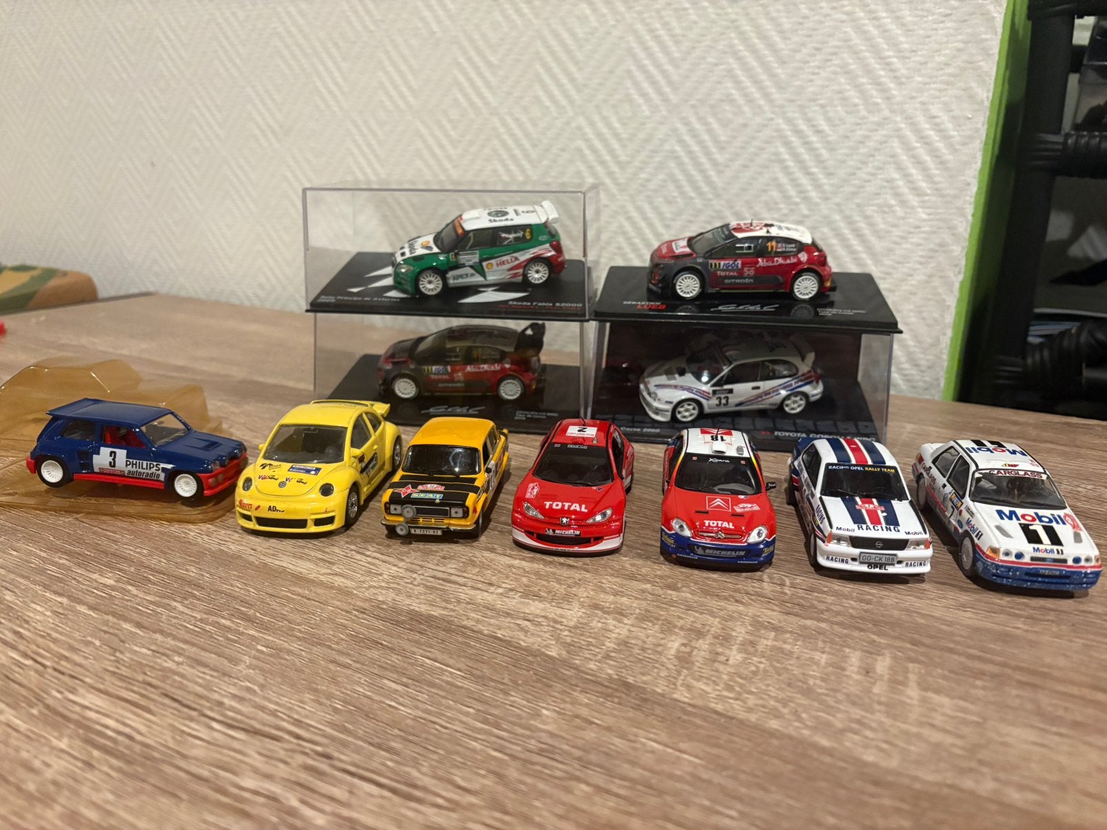 Voiture de rallye en 1/43, Hobby & Loisirs créatifs, Voitures miniatures | 1:24, Enlèvement, Comme neuf, Voiture, Burago