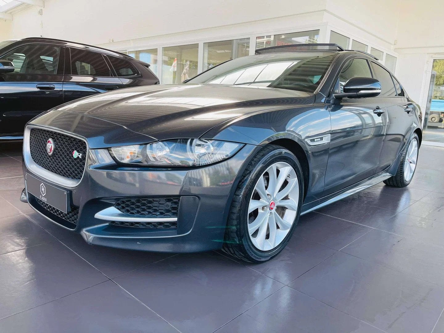Jaguar XE XE 2.0 D * R-SPORT + TOIT PANO + CUIR + GPS *, Auto diversen, Automaat, 1999 cc, Berline, Diesel