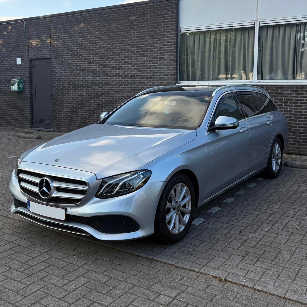 Mercedes Benz E220d - pano, trekhaak, carplay, …, Auto's, Mercedes-Benz, Particulier, E-Klasse, Achteruitrijcamera, Adaptive Cruise Control
