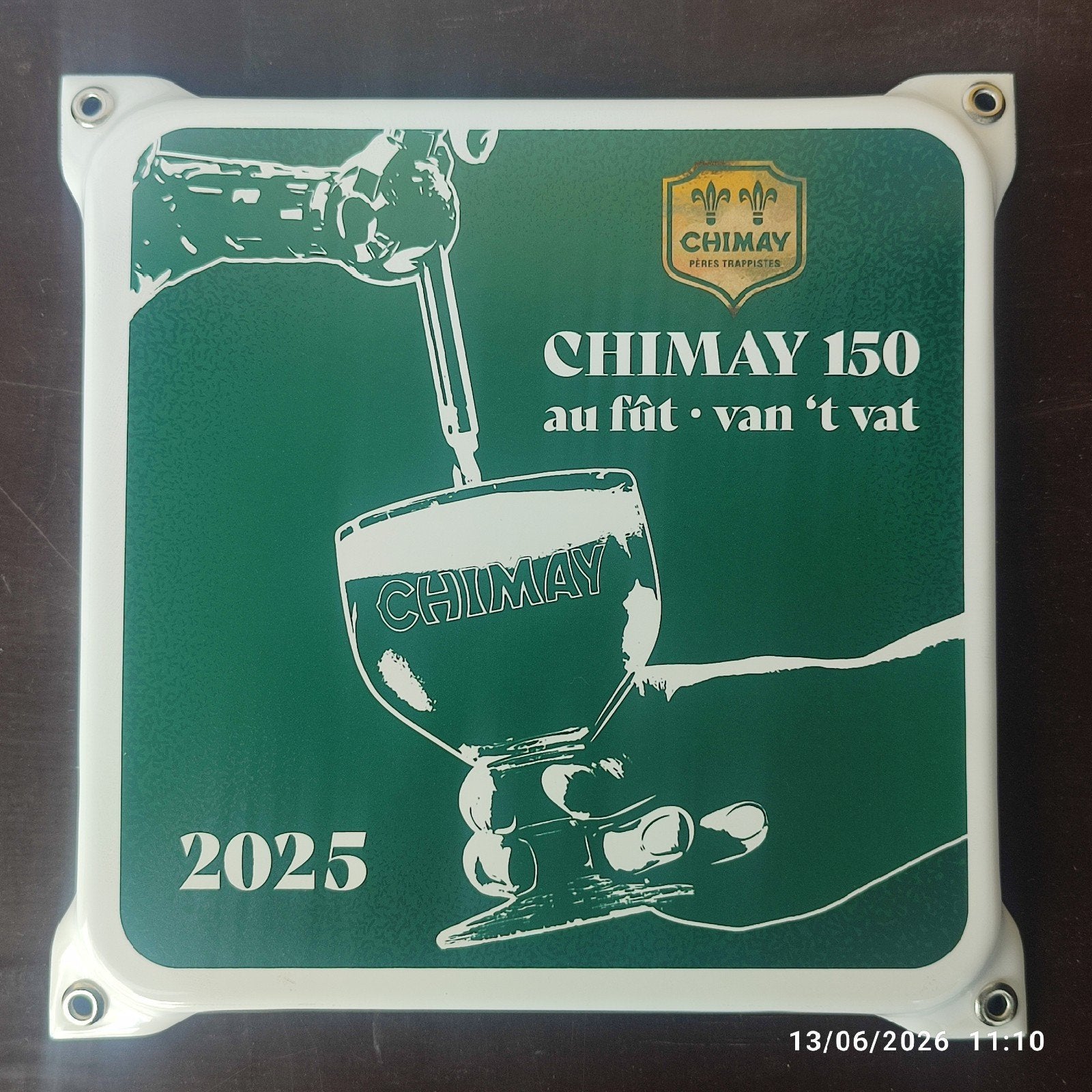 Petite plaque émaillée CHIMAY AU FÛT 2025 ., Collections, Marques de bière, Neuf, Panneau, Plaque ou Plaquette publicitaire, Autres marques