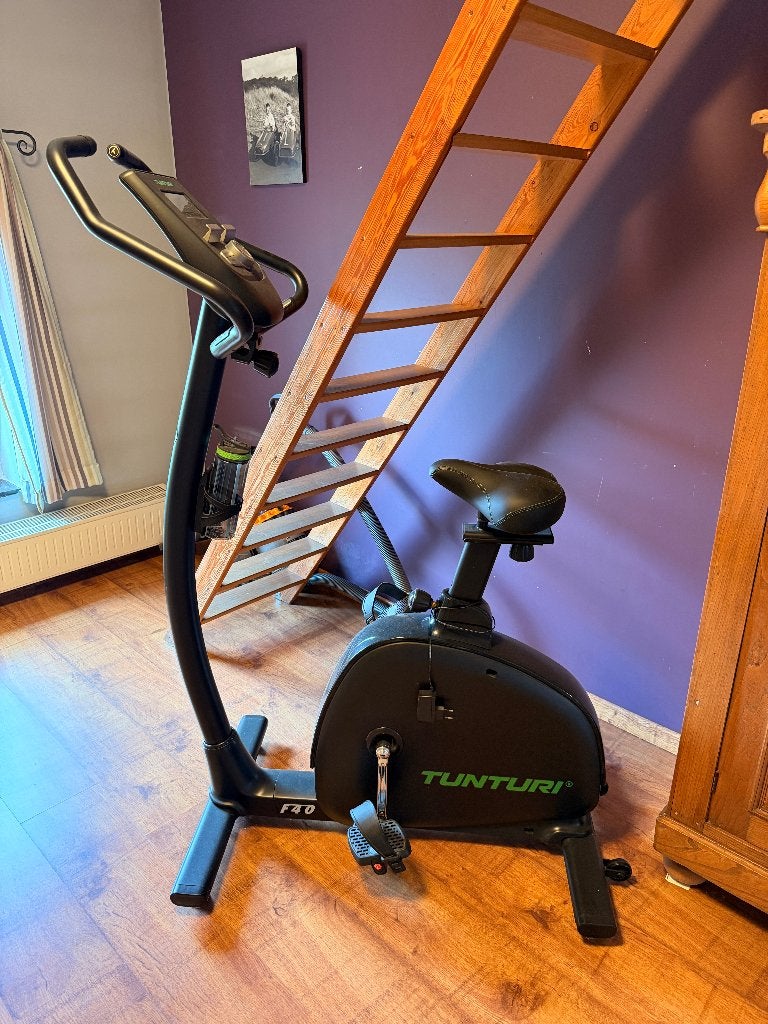 Hometrainer Tunturi F40, Jambes, Comme neuf, Synthétique, Enlèvement