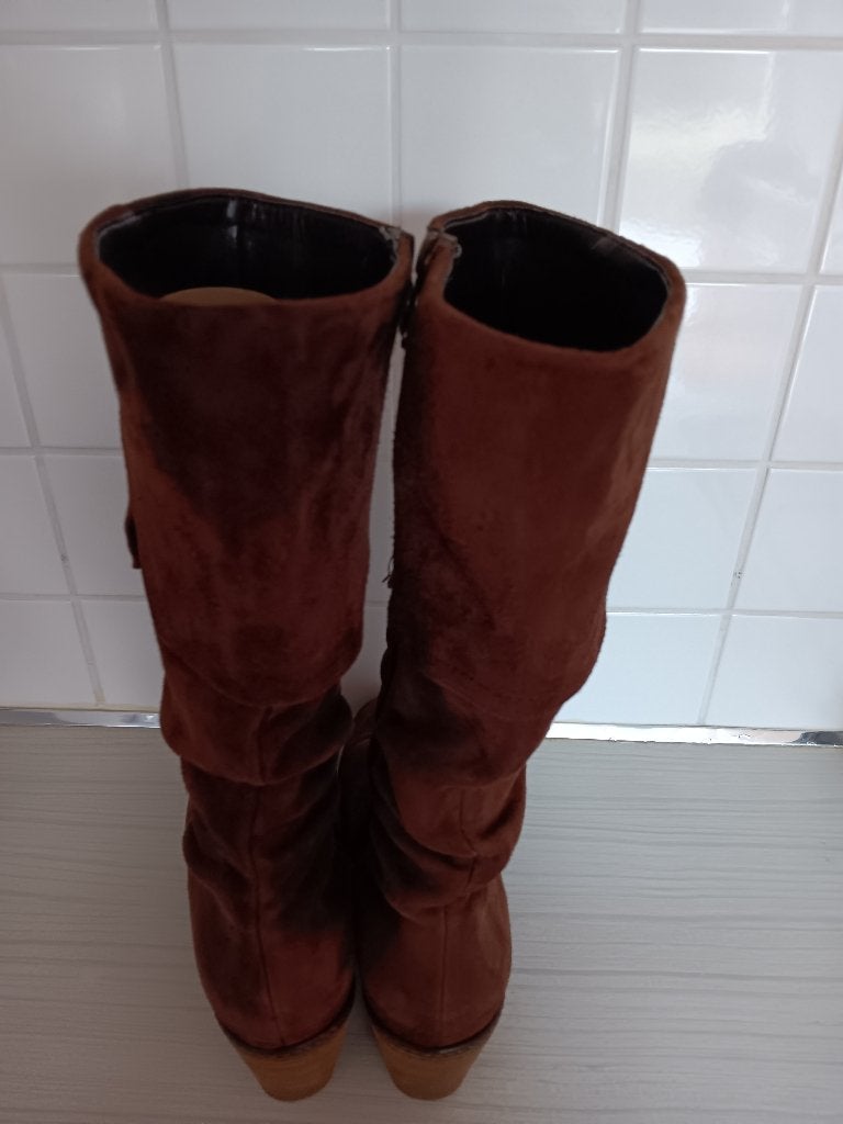 Bruine laarzen maat 38 in goede staat., Kleding | Dames, Ophalen, Hoge laarzen, Bruin, Gedragen