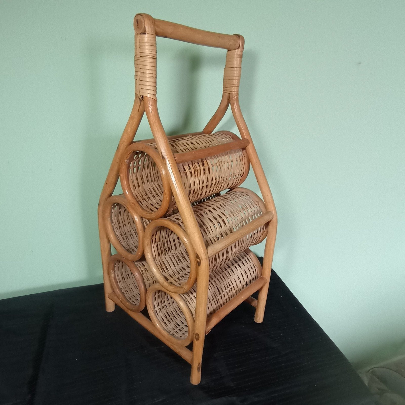 Casier à vin vintage en rotin du milieu du siècle pour 5 bou, Maison & Meubles, Enlèvement ou Envoi, Vintage