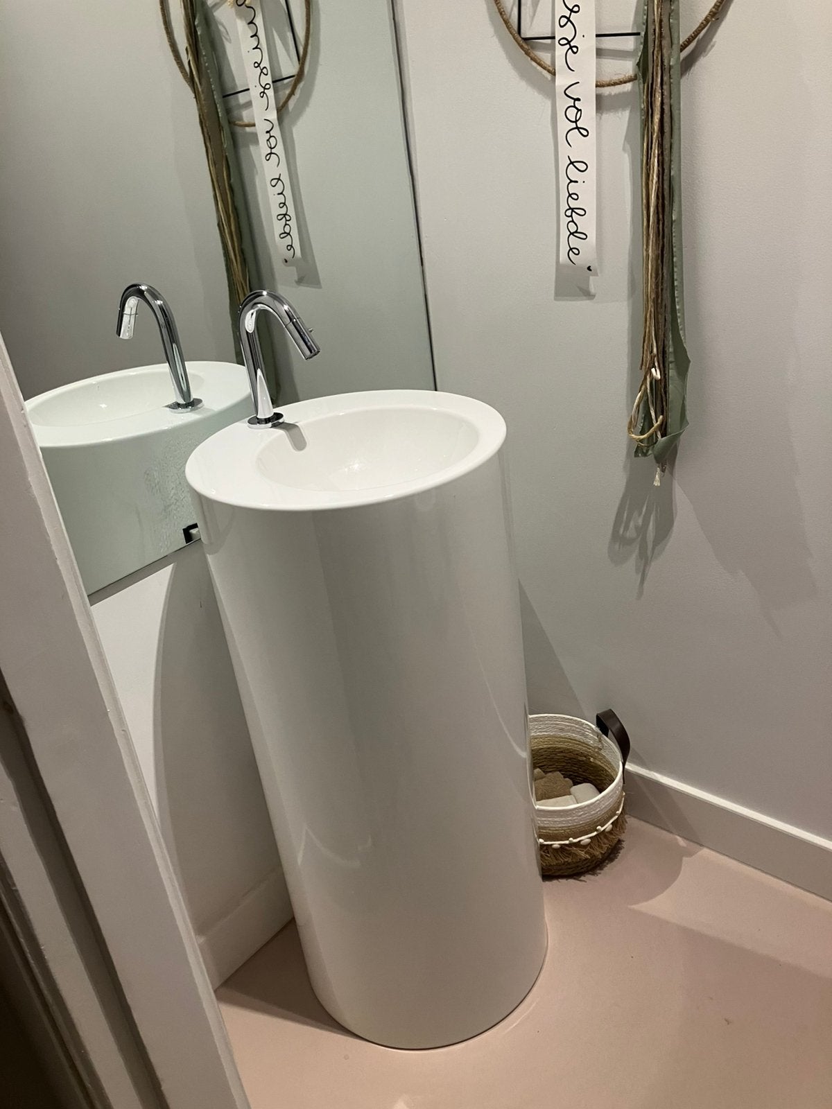 Staande design toilet/ wc fontein, Ophalen, Zo goed als nieuw, Toilet
