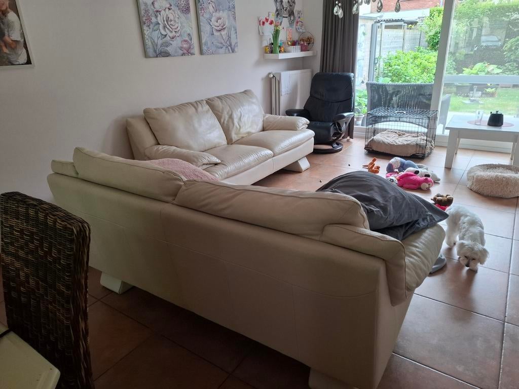 Twee tweezits echt leder,  beige,, Huis en Inrichting, Ophalen