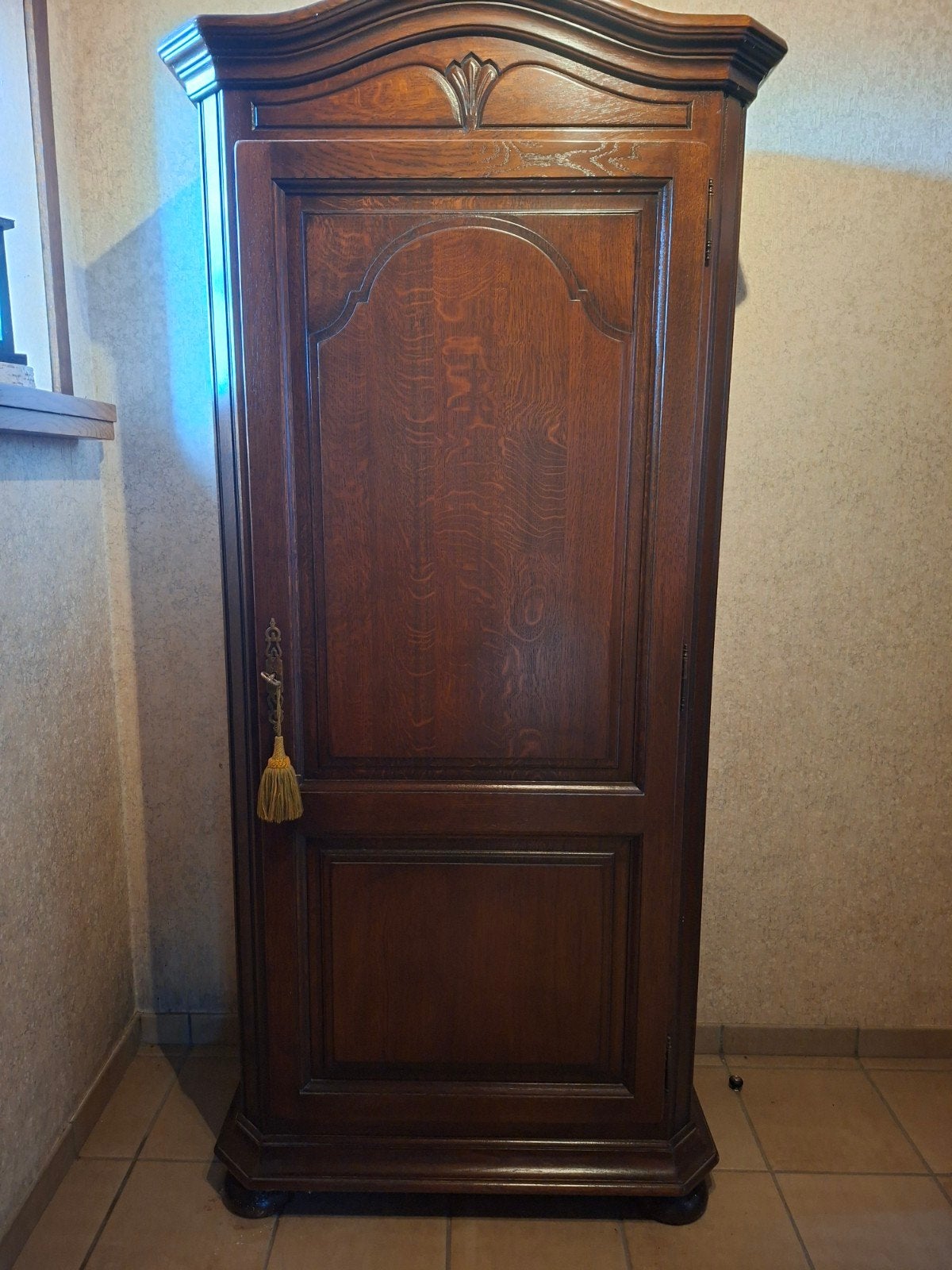 hall-kast, Ophalen