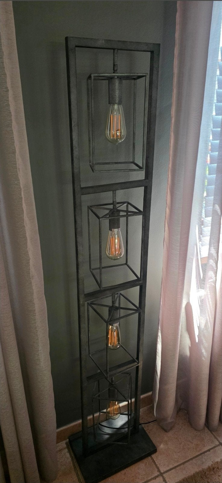 Lampadaire style industriel, Maison & Meubles, Lampes | Lampadaires, Enlèvement