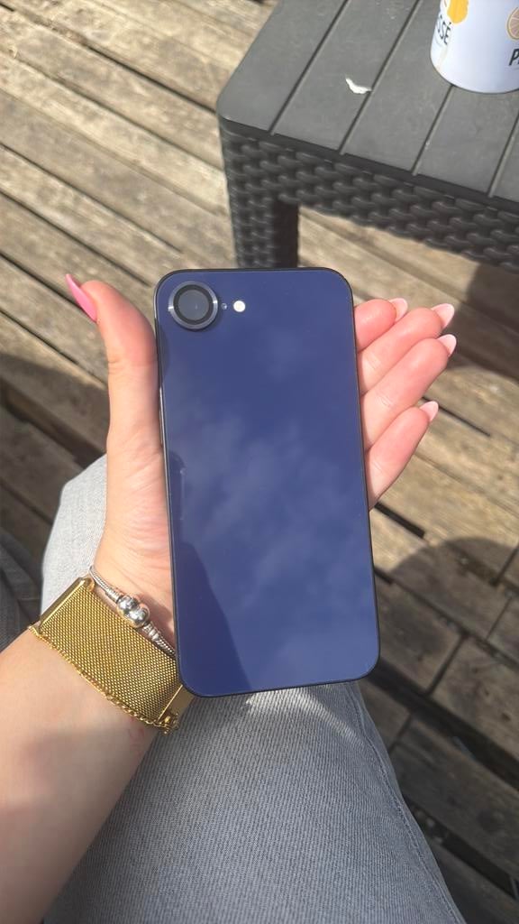 Iphone 16e, Telecommunicatie, Mobiele telefoons | Apple iPhone, Ophalen of Verzenden, Zo goed als nieuw, Zwart, IPhone 16e