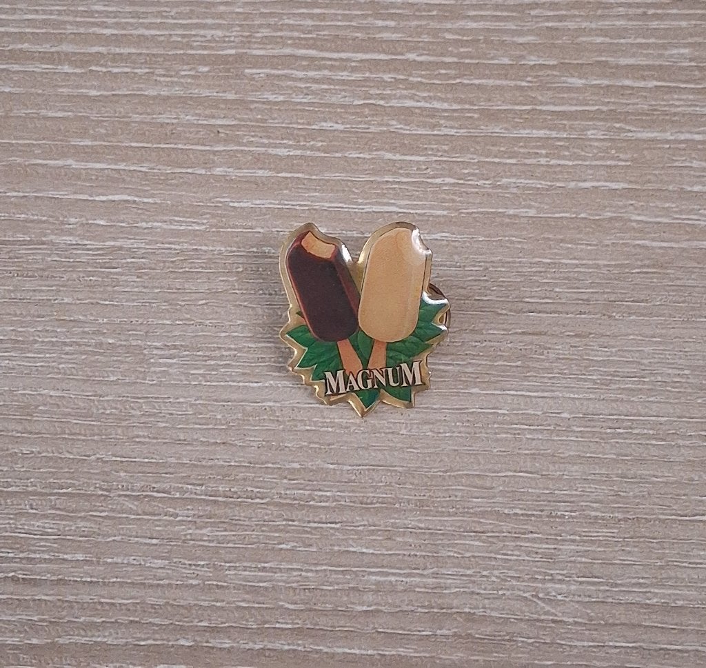 PIN - MAGNUM - IJS - ROOMIJS - GLACE - CREME GLACEE, Envoi, Utilisé, Marque, Insigne ou Pin's
