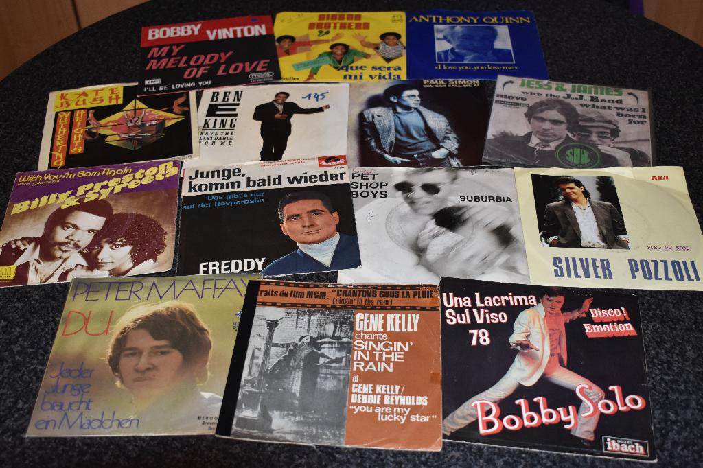 12 listes de vinyles avec 100e titres, CD & DVD, Vinyles | R&B & Soul, Comme neuf, R&B, 1970 - 1979, Enlèvement ou Envoi