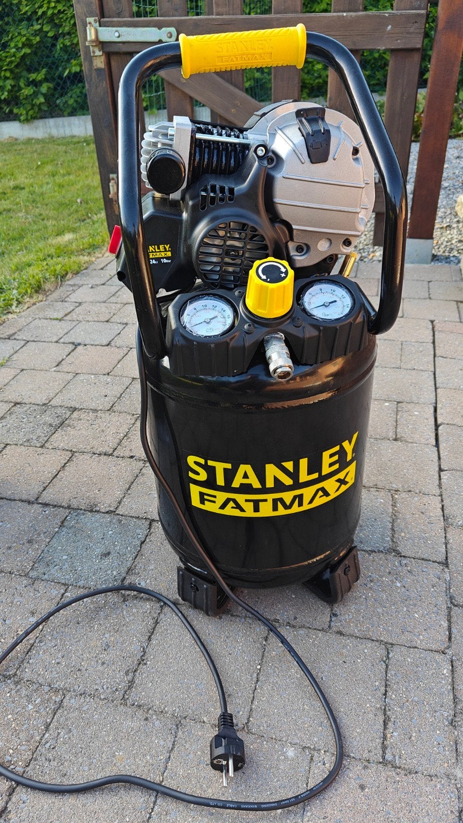 Stanley Fatmax Oliecompressor + 9m Slanghaspel (2024), Ophalen, 6 tot 10 bar, Nieuw, 200 tot 400 liter/min