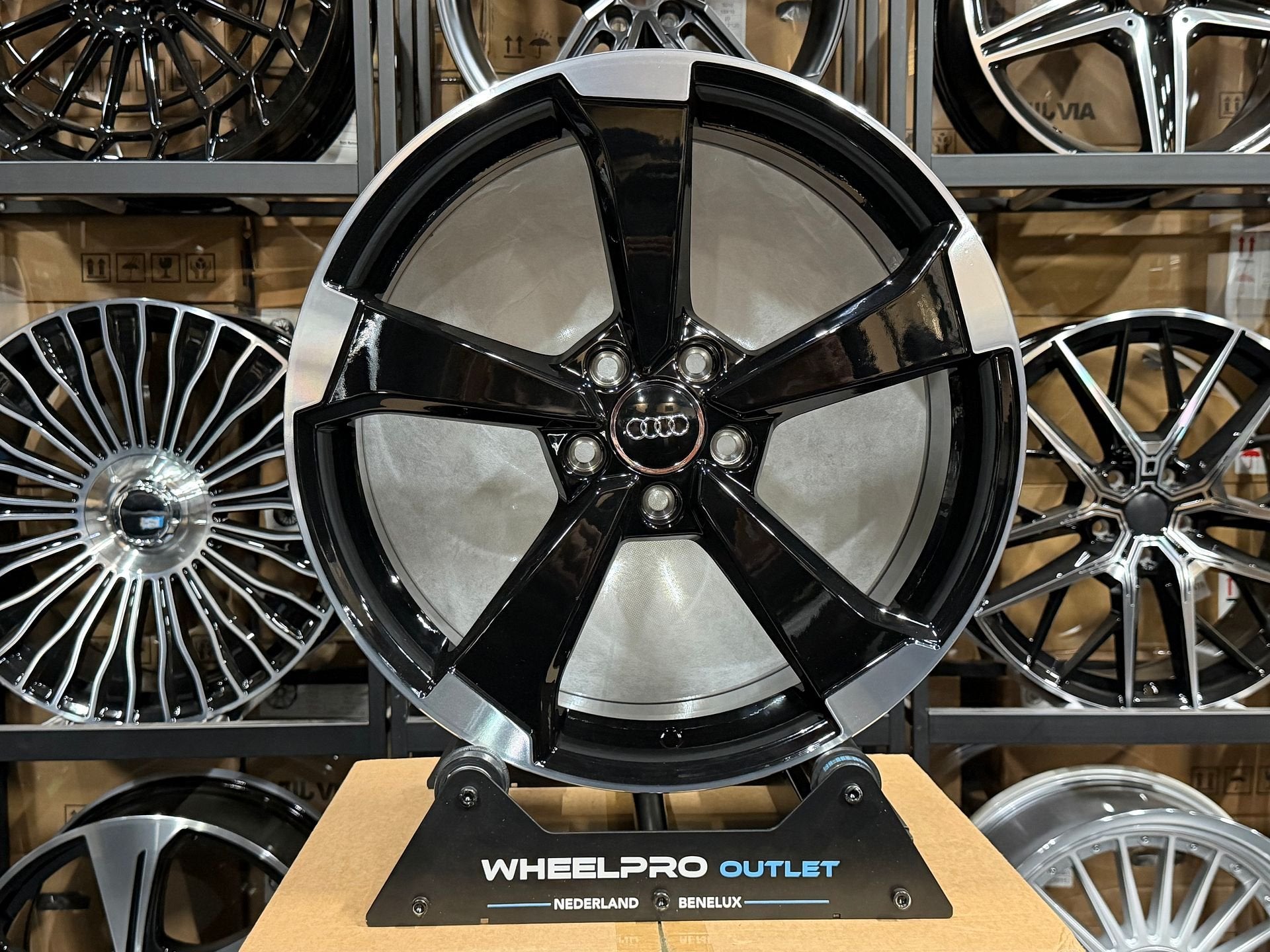19 inch Audi ROTOR STYLE velgen A3 S3 RS3 A4 Q3 Q5 Golf 7 8